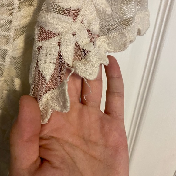 Express Embroidered Blouse - Picture 2 of 3